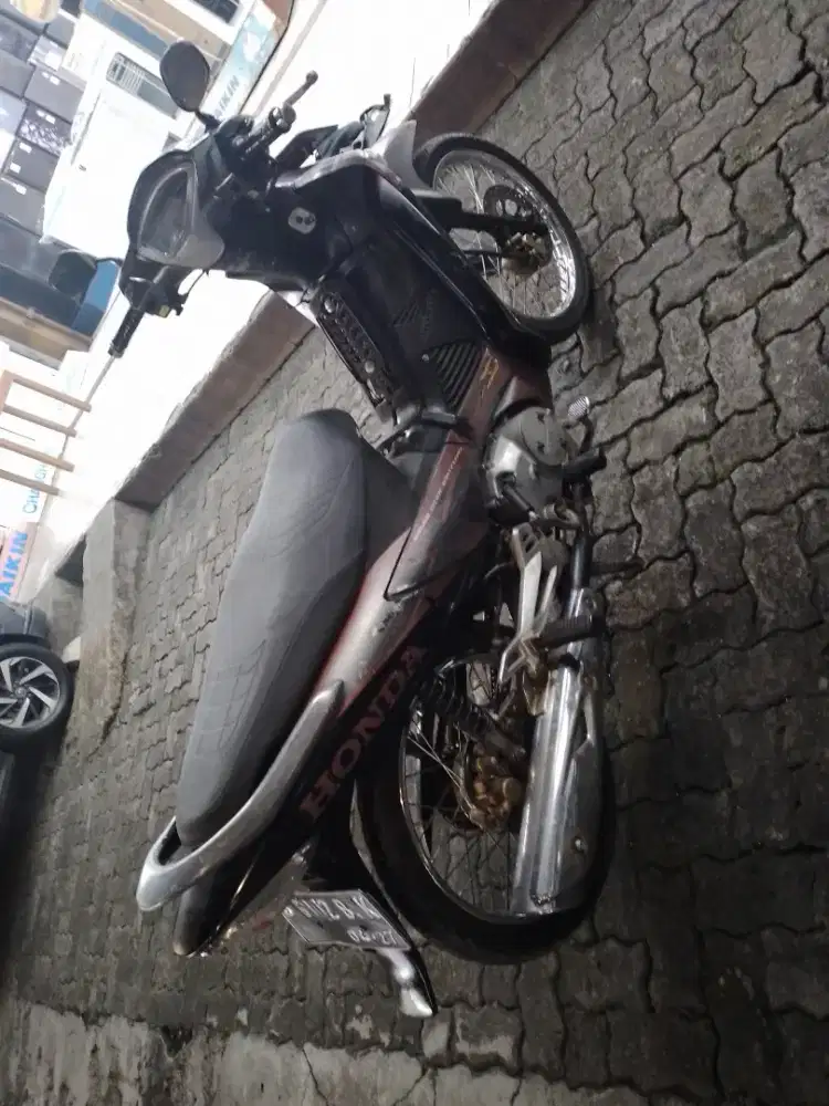 Honda sufrax125 thn 2007 harga 6,5 juta nego nomor