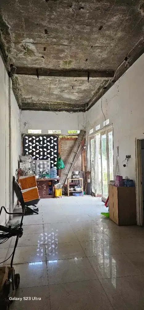 Rumah Hoek di Taman Sari Persada