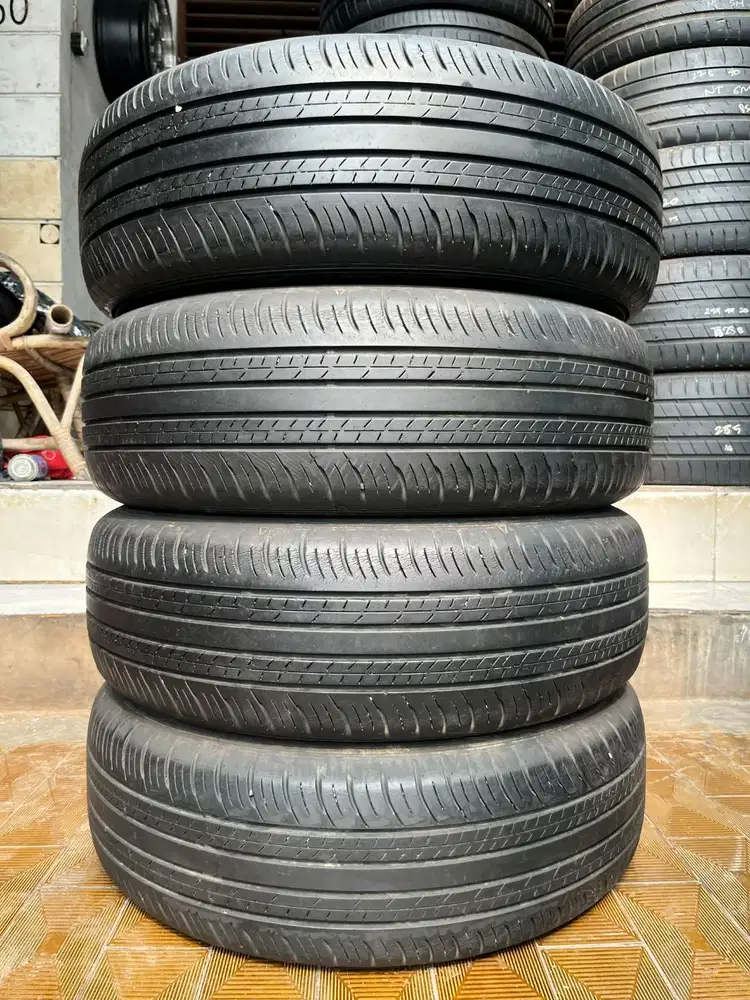 Ban Dunlop Enasave EC300+ 215 65 r16 4Pcs