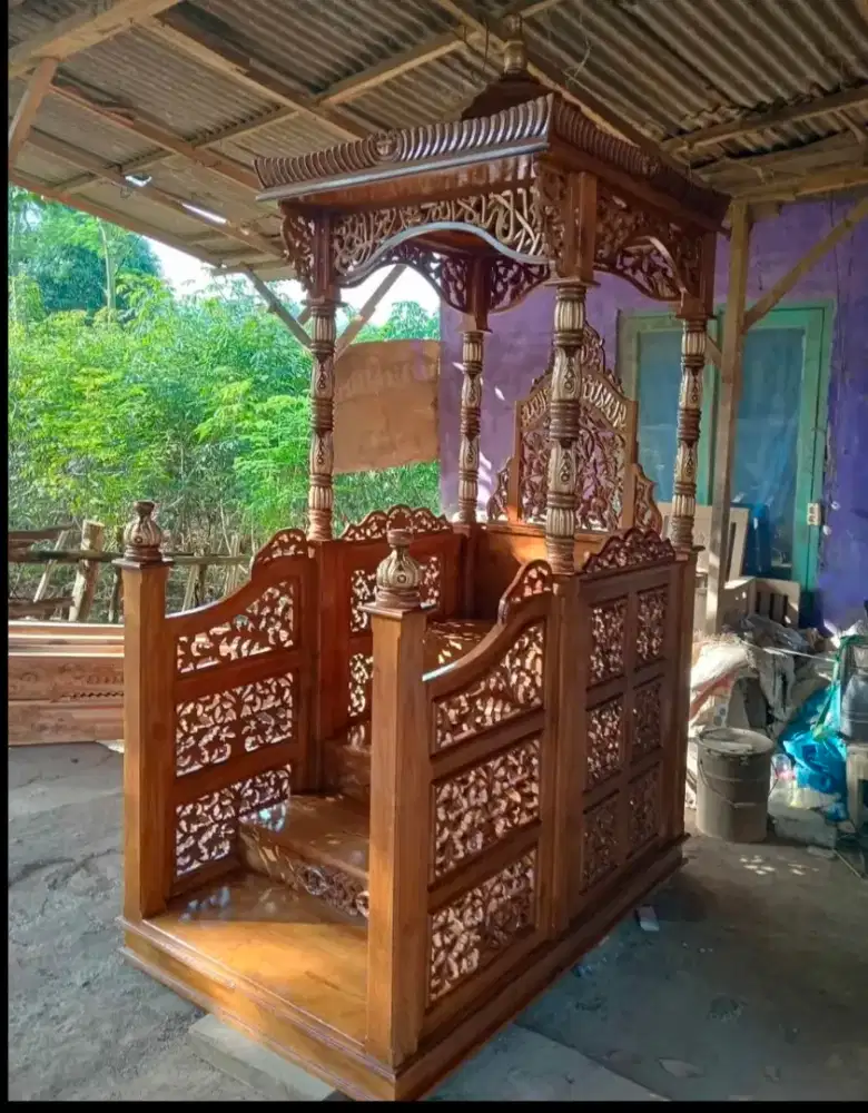 Produksi mimbar masjid