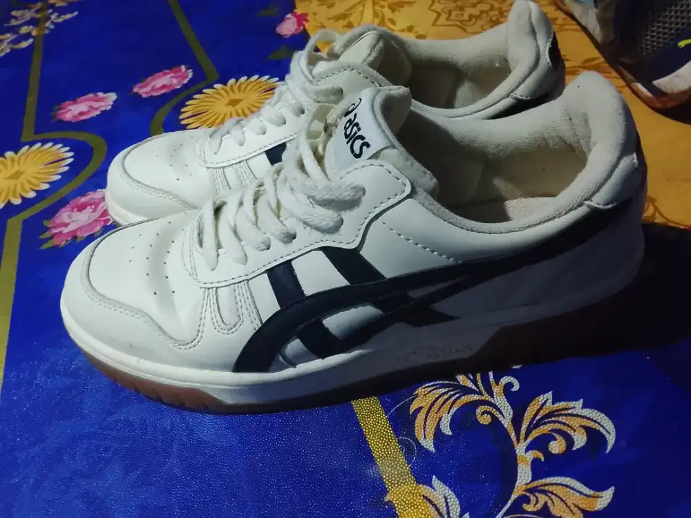Sepatu Asic Bekas. Jarang di pakai