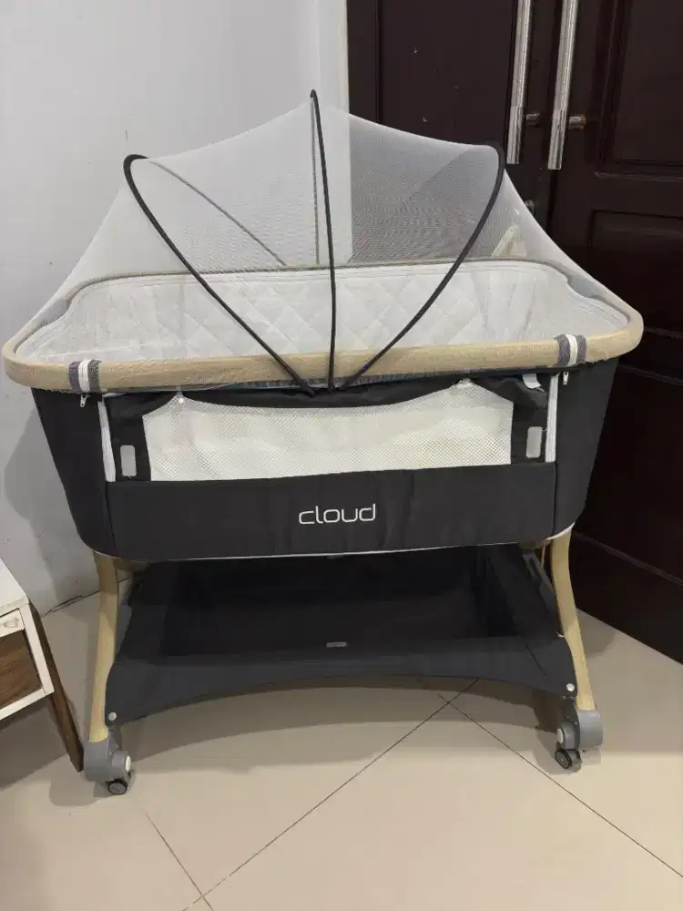 Box Bayi Baby Box Babyelle Cloud. Kondisi mulus cantik dan terawat.