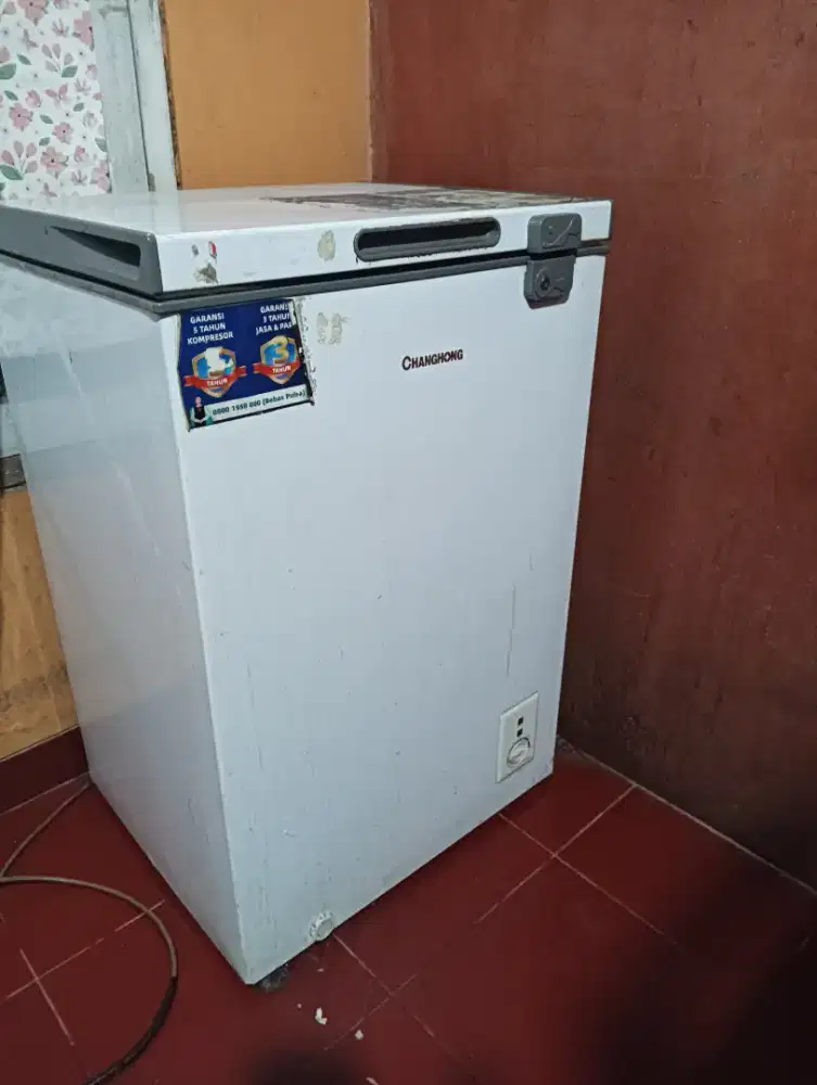 Di jual freezer merk Changhong