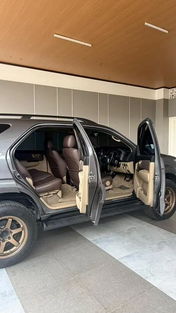 Fortuner 4x4 langka, istimewa, terawat, ex mobil kesayangan tuanny