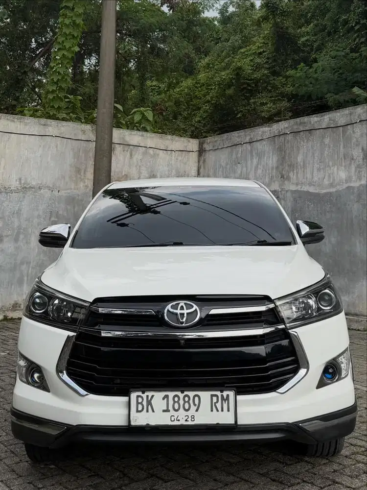 TOYOTA INNOVA VENTURER 2.4 AT 2018