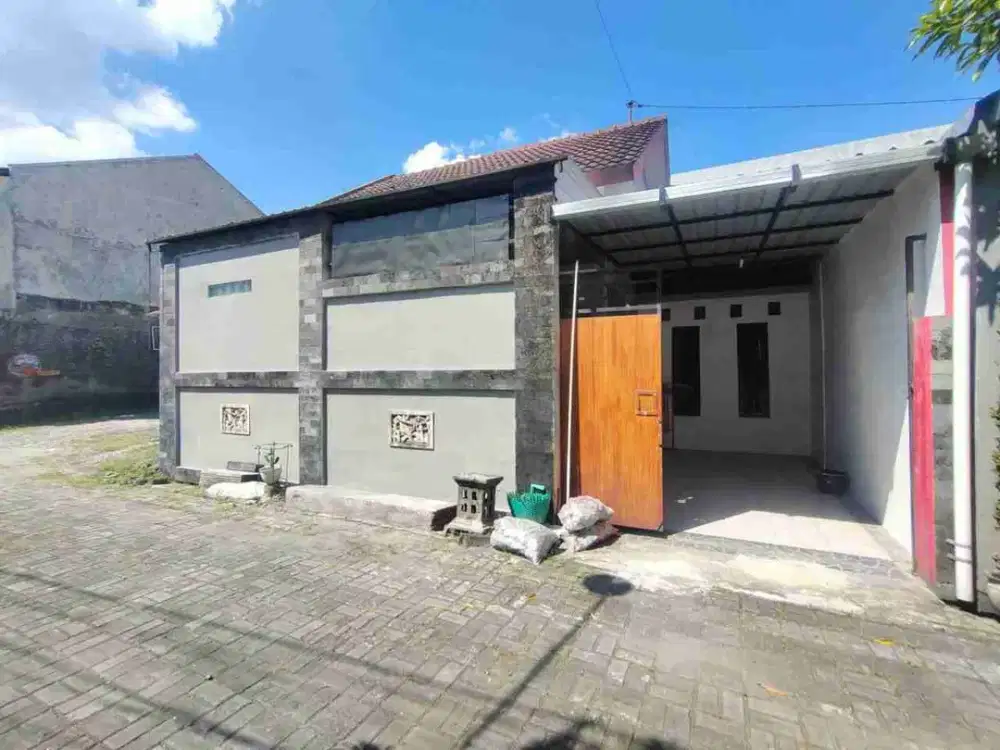 rumah cantik di perumahan blulukan colomadu turun harga
