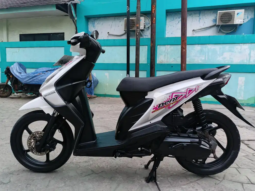 Honda beat karbu 2011 stater tokcer halus mulus terawat