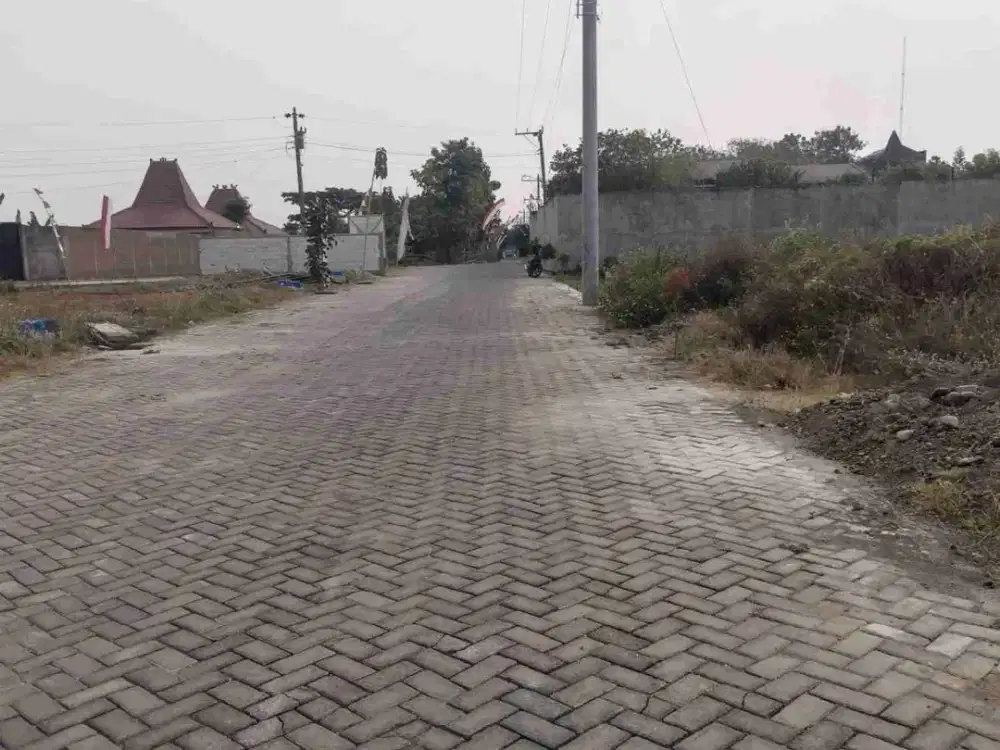 Pekarangan murah &  strategis 463 m² muka 15m jalan 7m+, 800m dari jalan Raya lawu, triyagan mojolaban sukoharjo :