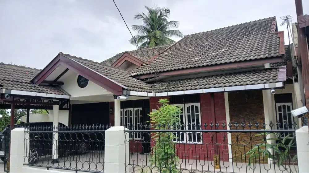 DISEWAKAN RUMAH BESAR MURAH PERTAHUN