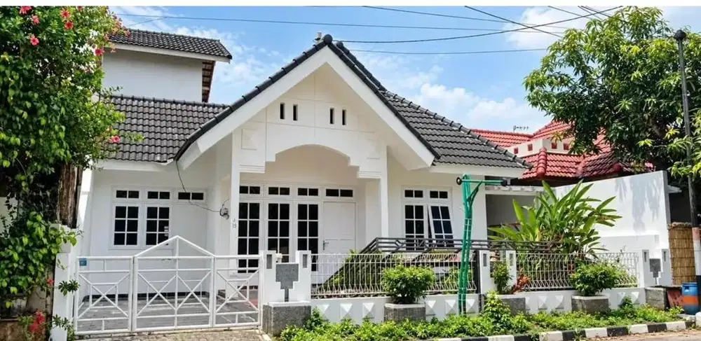 DIJUAL RUMAH SRONDOL BUMI INDAH / SBI  SUMURBOTO NGESREP SEMARANG