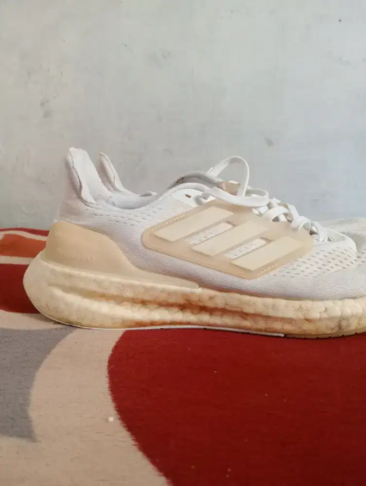 Sepatu running Adidas ultra boost