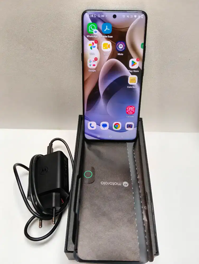 DIJUAL MOTOROLA SIGNATURE 12GB/256GB – PANTONE CARBON