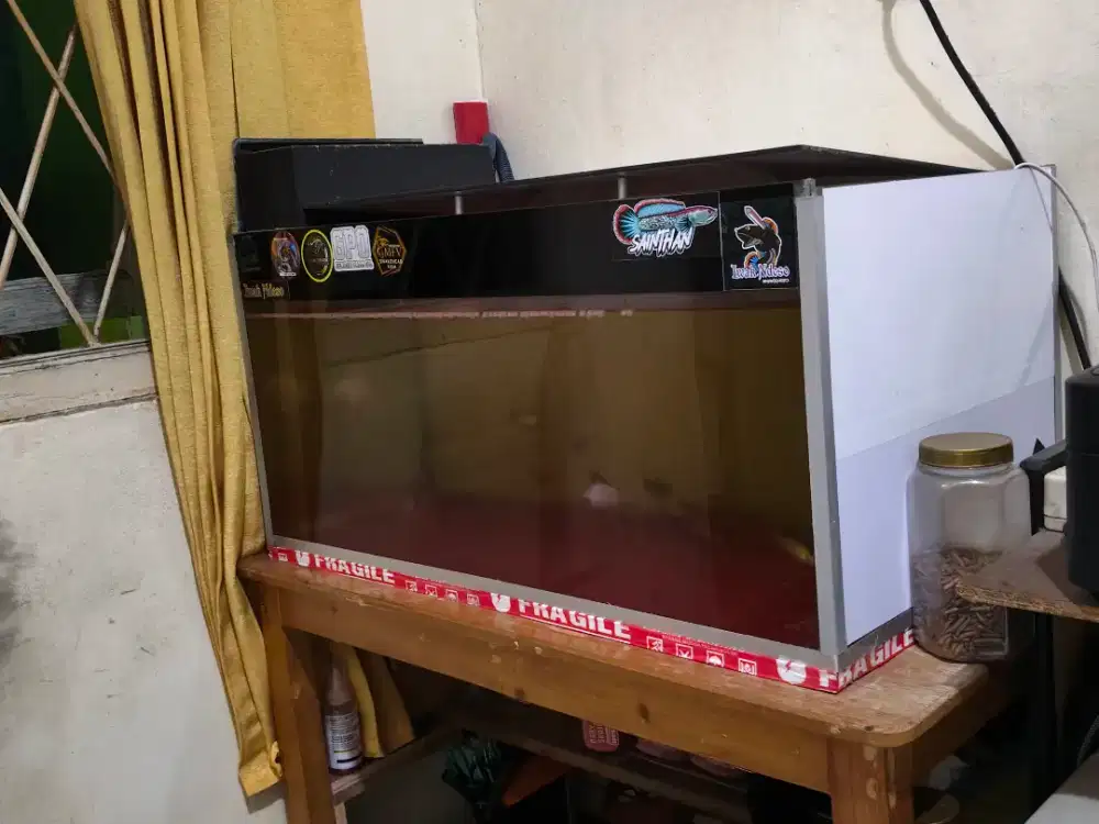 Akuarium ukuran 70x40 bekas