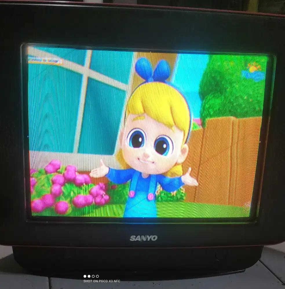 Tv sanyo tabung datar 15 Antik