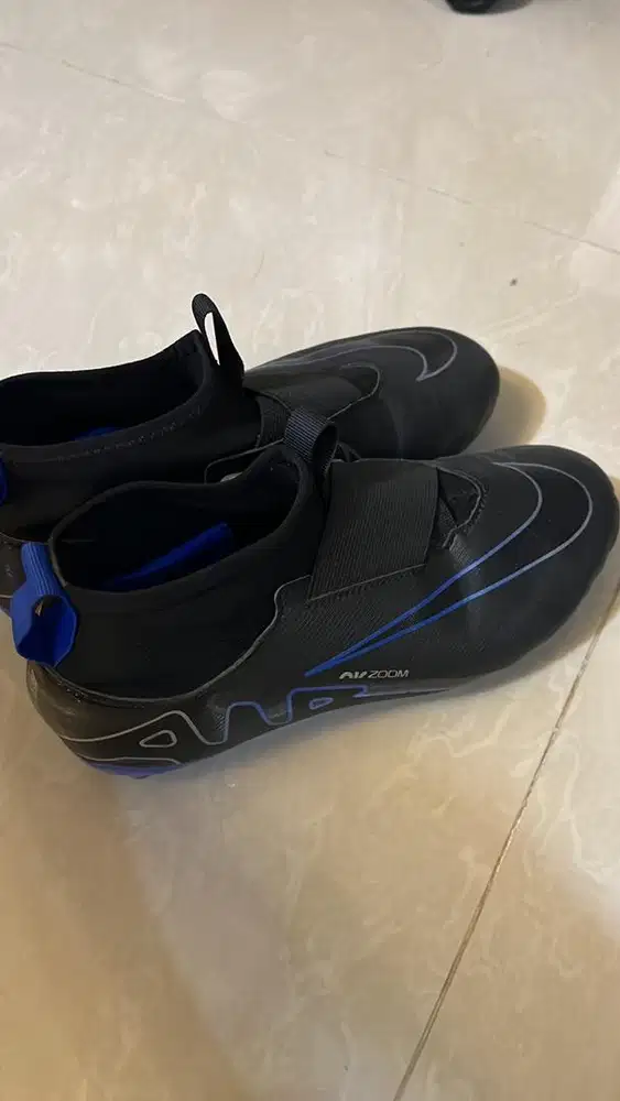 Sepatu Bola Nike jr second jarang di pake,ukaran 38,5