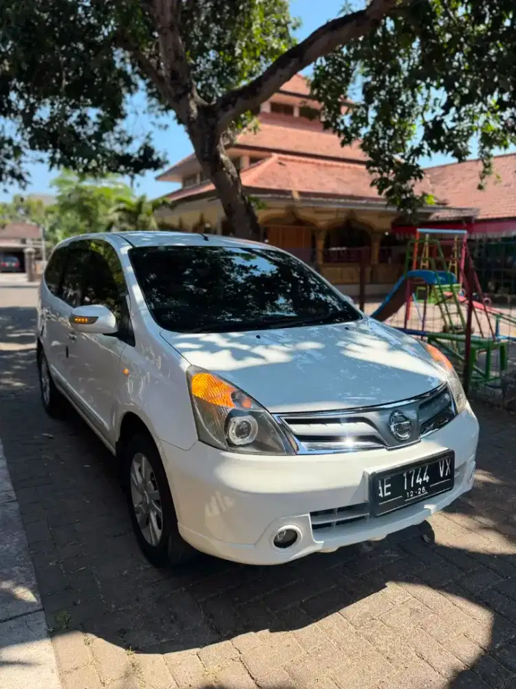 GRAND LIVINA XV MT 2011