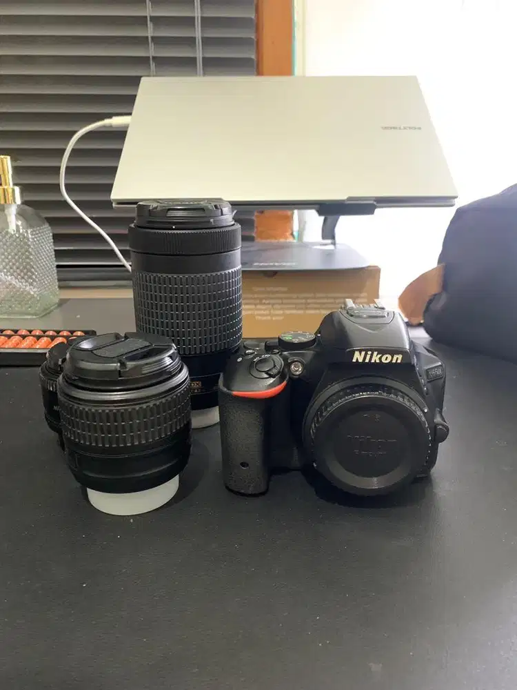 Paket Lengkap Nikon D5500 dan Lensa Kit, Tele, Fix