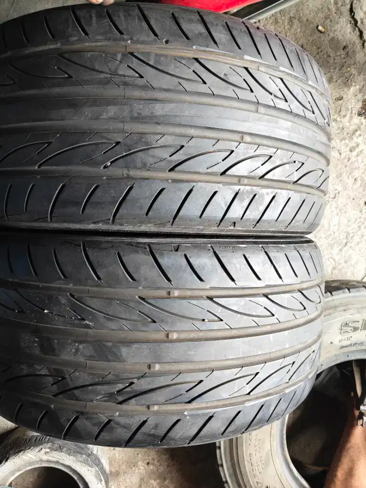 Jual ban copotan mrek Yokohama Advan fleva ukuran 275 35 R19 kond 90%