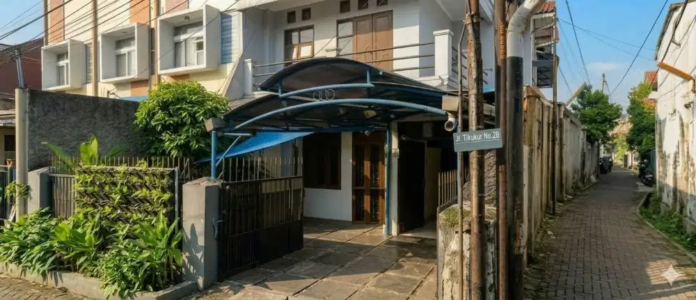Rumah tinggal dekat Gasibu, kantor Telkom Bandung