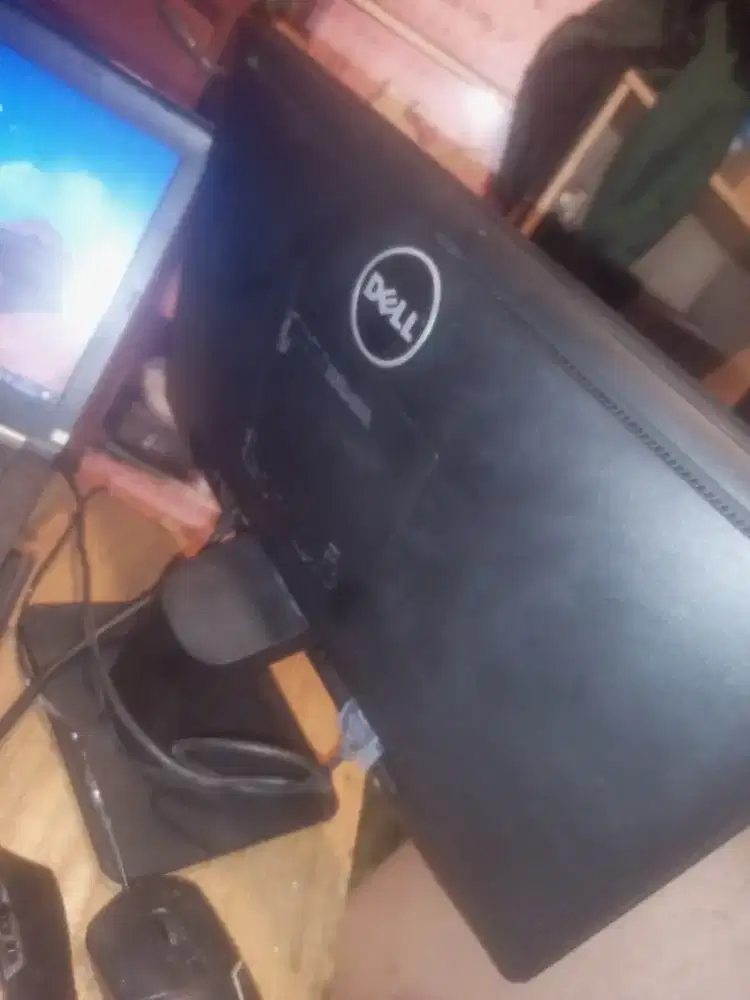 Lcd Monitor 19 Dell Normal
