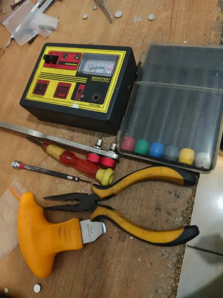 Lowongan untuk toko reparasi jam tangan