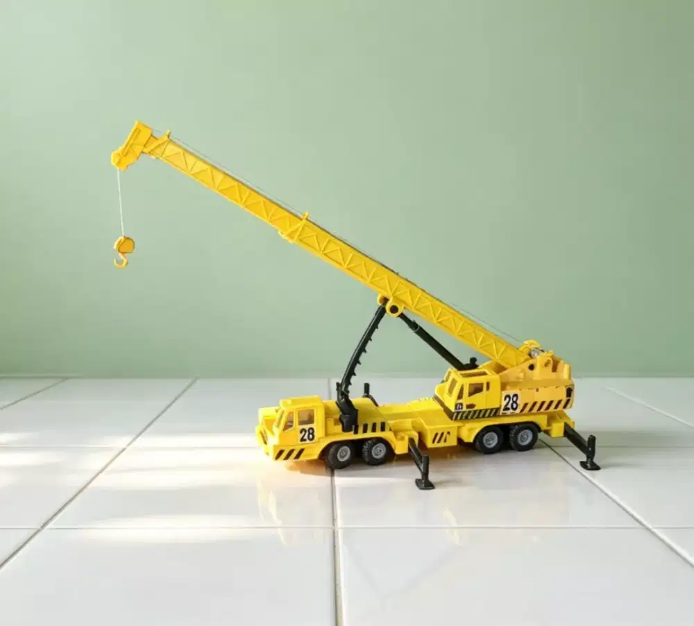 Mainan diecast truck crane