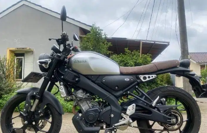 Dijual motor xsr 2022, tangan pertama dari baru