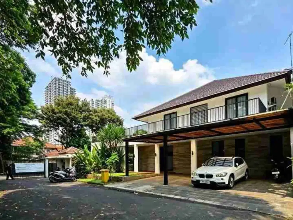Rumah 425m² dengan Swimming Pool di Cilandak Mutiara Kemang Jakarta Selatan