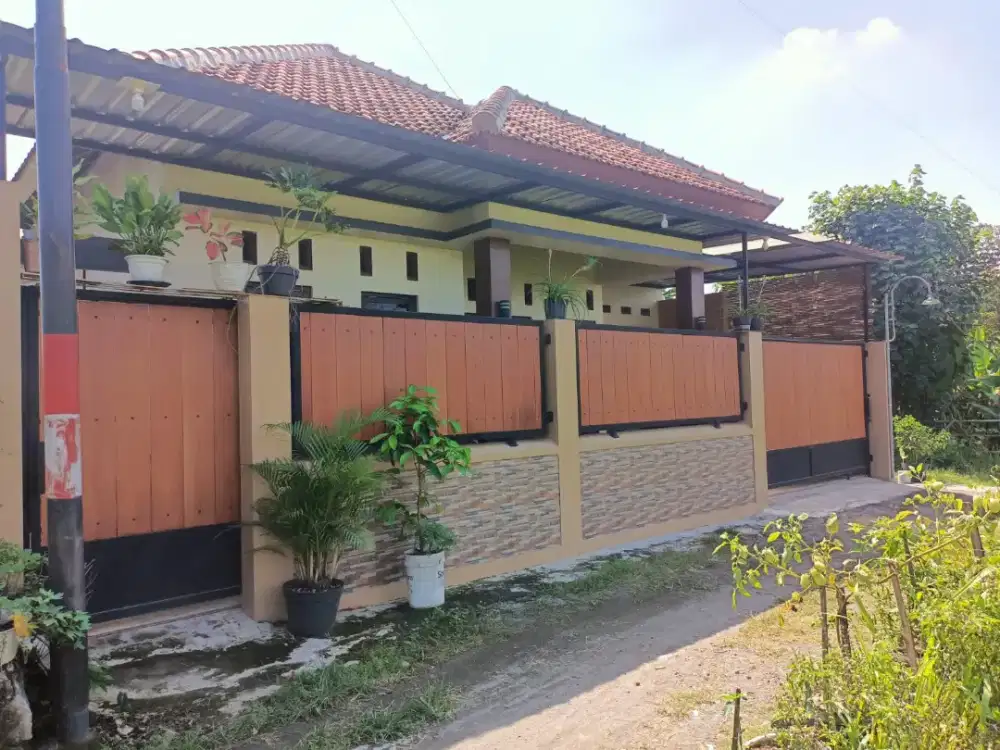 Rumah Bagus Nyaman LB 165, LT 208, hanya 5 Menit Ke pusat Kota Klaten.