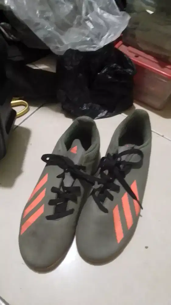 Sepatu cowok bekas