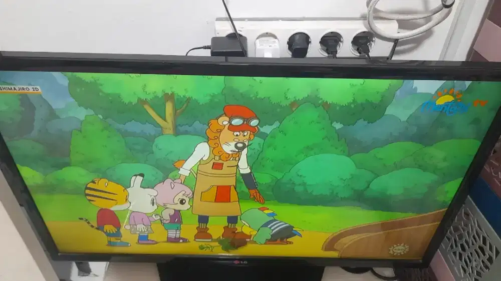 TV LED LG 32 Inci (Model 32LN5100)