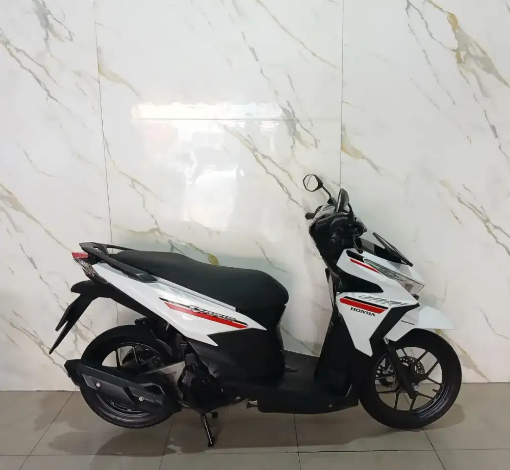 JUAL CEPAT Honda Vario 125 LED old 2017, ISTIMEWA.. FULL ORI..
