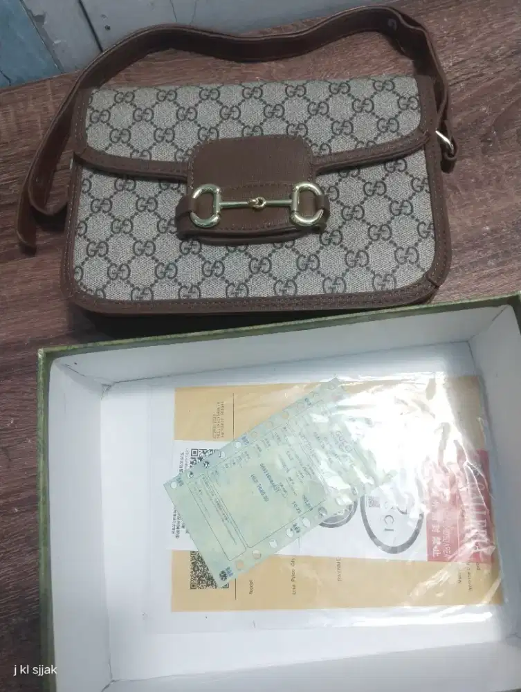 Tas slempang wanita