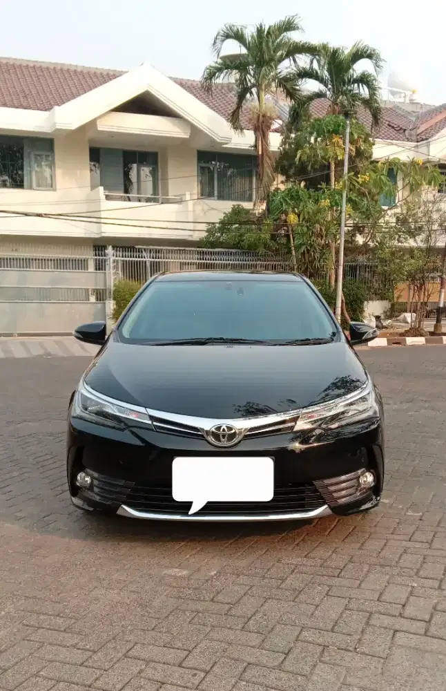 Corolla Altis 1.8V Bensin AT Black Met 2019