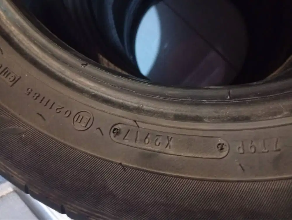 DUNLOP ban mobil bekas ring 14