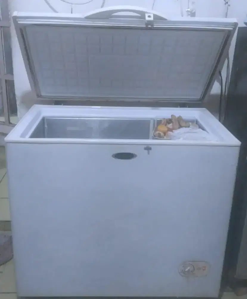 Di JUAL CEPAT FREEZER