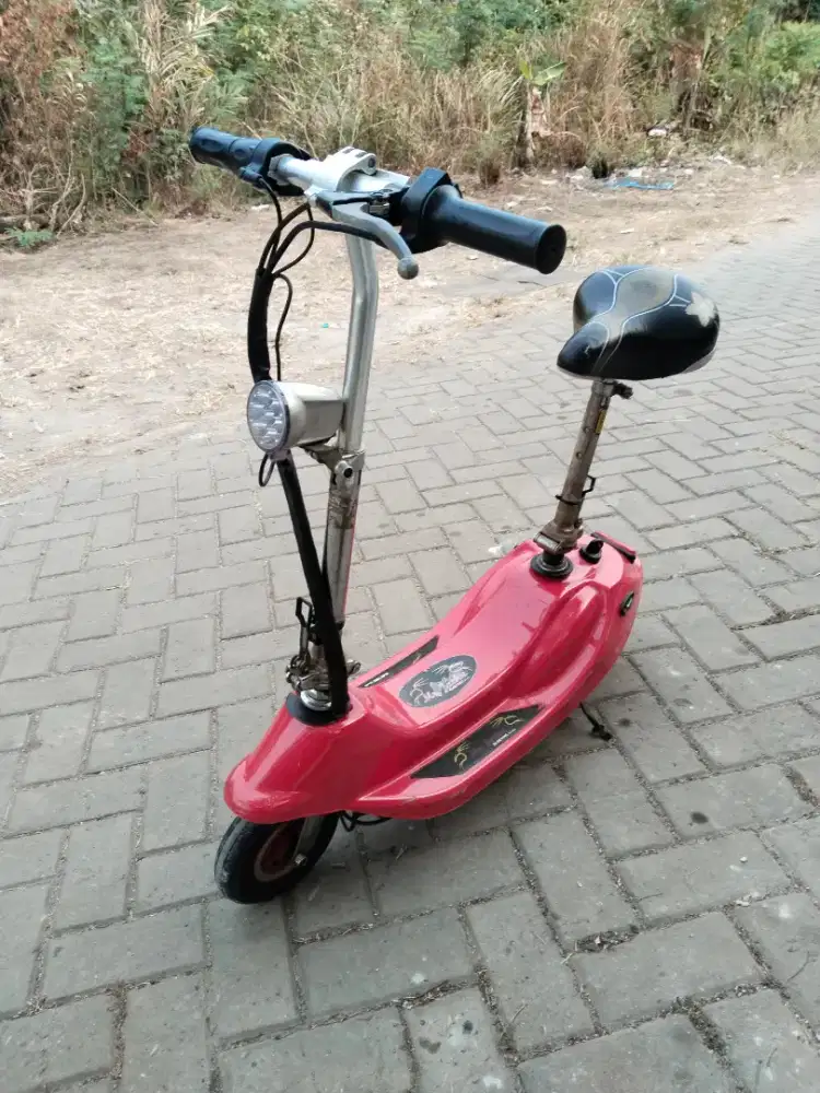 skuter listrik masih