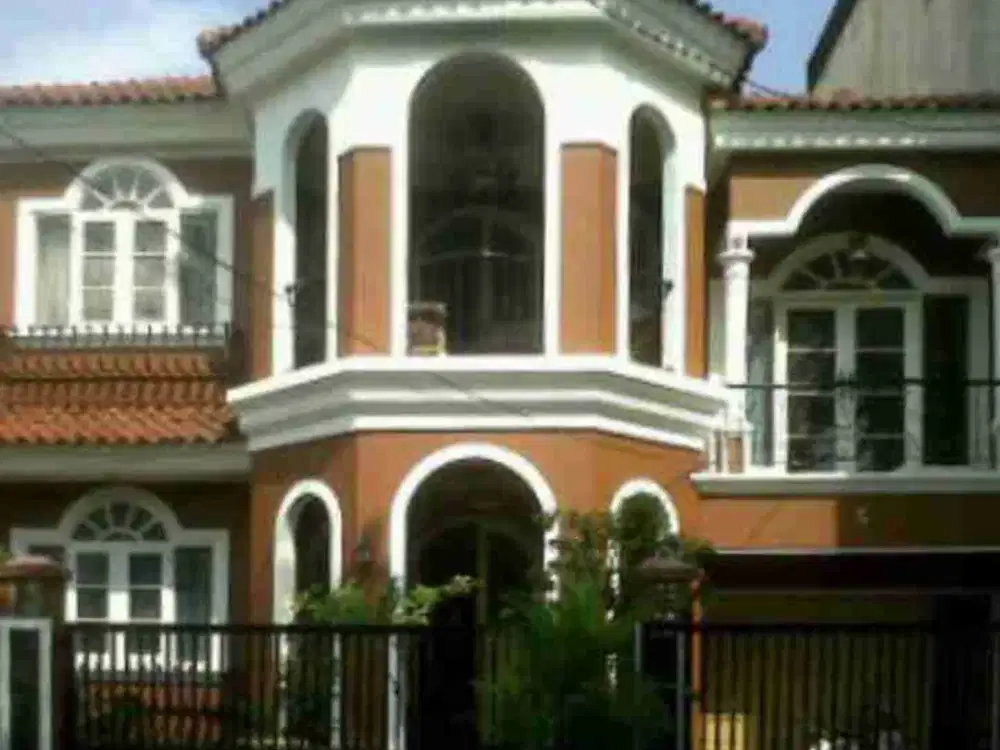 Rumah Mewah Klasik Villa Arteri Kelapa Dua Kebon Jeruk Jakbar