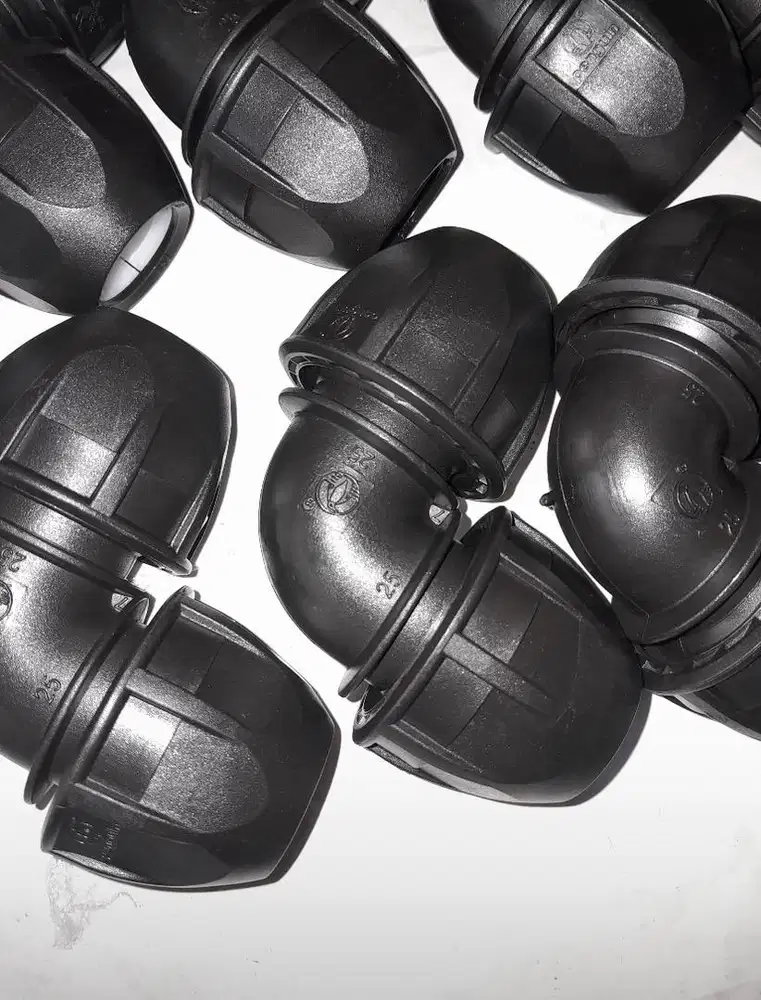 Fitting compression hdpe
