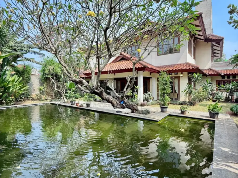 Rumah Mewah di Kemang Jakarta Selatan – Tanah 1.170 m², Swimming Pool & SHM