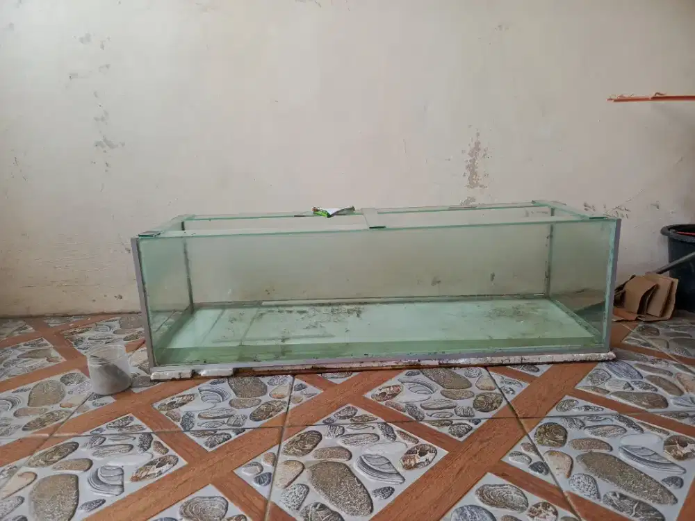 Akuarium jumbo tebal