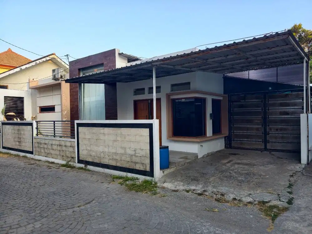 Disewakan rumah modern di tengah kota. Area Timoho