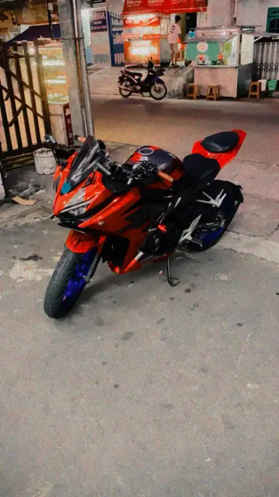 Honda cbr 150 r facelift
