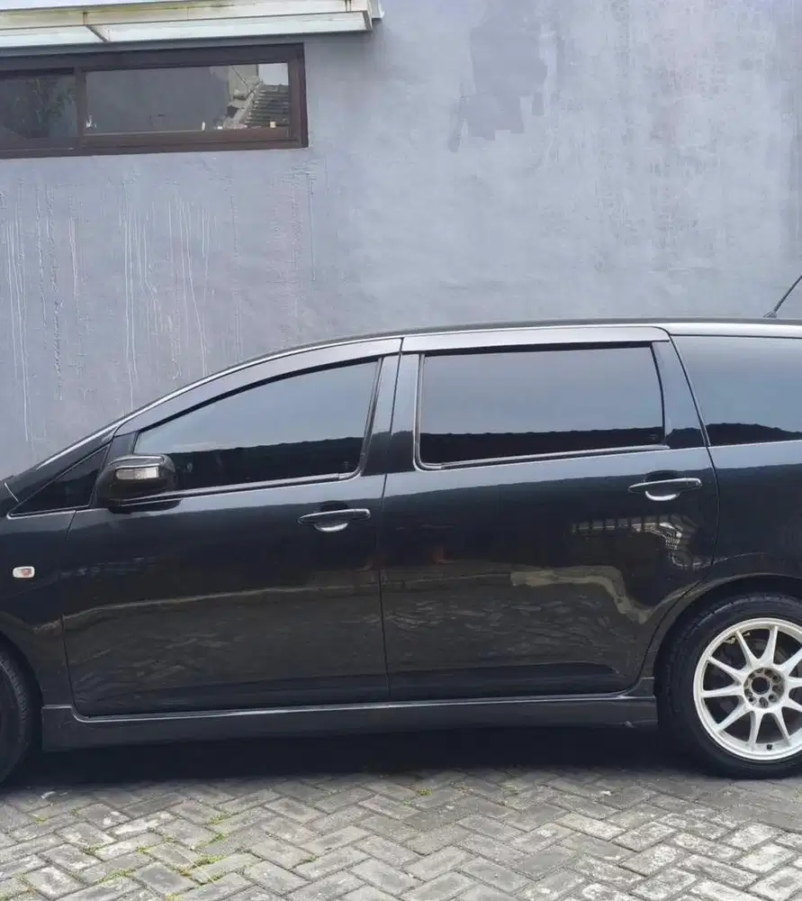 Toyota Wish 2005