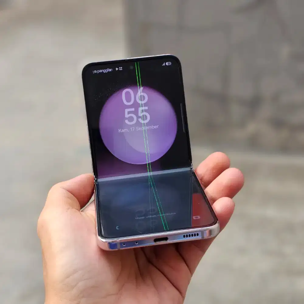 SAMSUNG GALAXY Z FLIP 5 SEIN 5G 8/256 MINUS FUNGSI 100% NORMAL