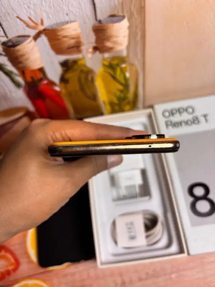 Jual hp Oppo Reno 8T 8/256 istinewa siap pakai