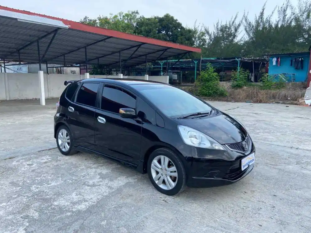 HONDA JAZZ RS AT 2011