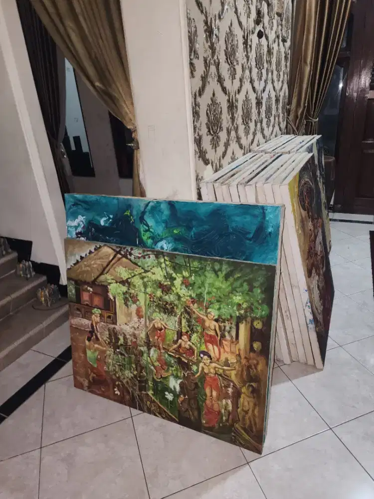 Berbagai jenis barang kuno antik jadul dijual