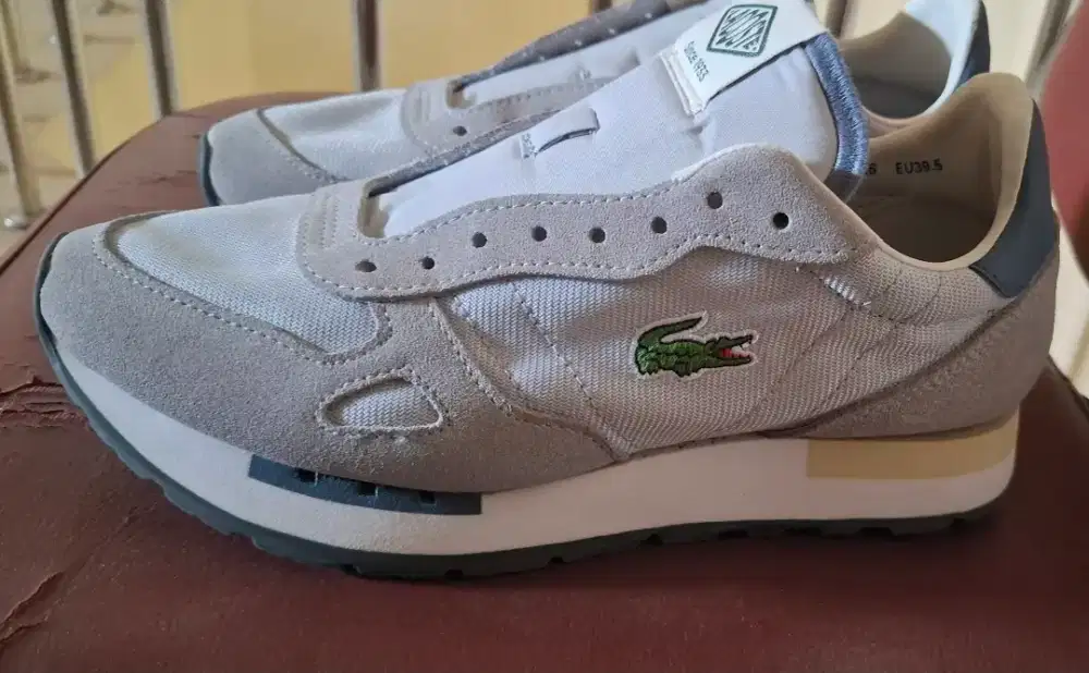 Sepatu Lacoste asli