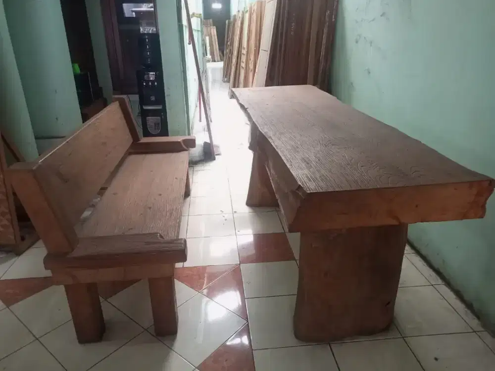Meja kayu trembesi alami